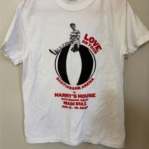 Comfort Colors White Graphic 'Love On Tour' Short Sleeve Tee